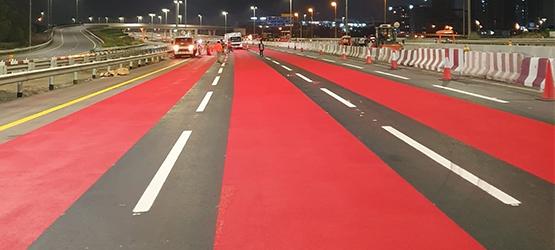 Red roads slow down traffic in Dubai 