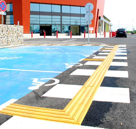 Tactile guidance tacguide in supermarket car park