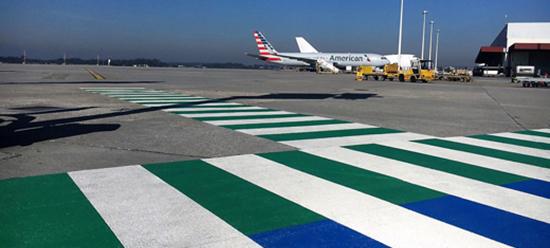 Markings in Porto Airport