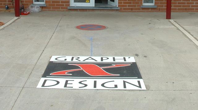 Logo-Graph Design réalisé sur mesure pour le marquage au sol d'une entreprise