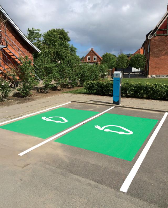 Vorgefertigte Parkplatzbeschilderung