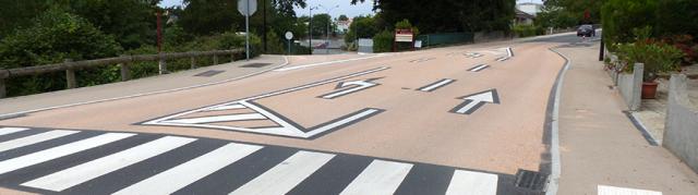Resin bound surfacing used in intersections for road users to have a better grip