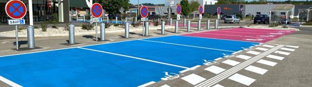 Use bright colours to create colour demarcations on parkings